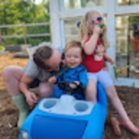 Meet your Posher, Marielle - Picture 1 of 1